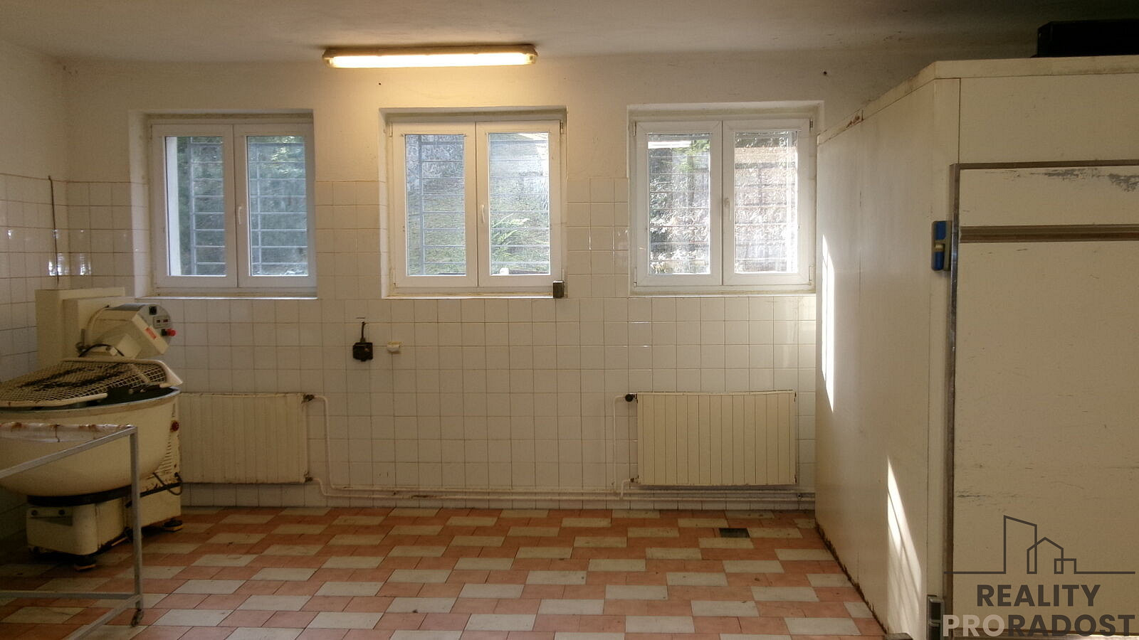 Pronájem skladovacích prostor 120 m²