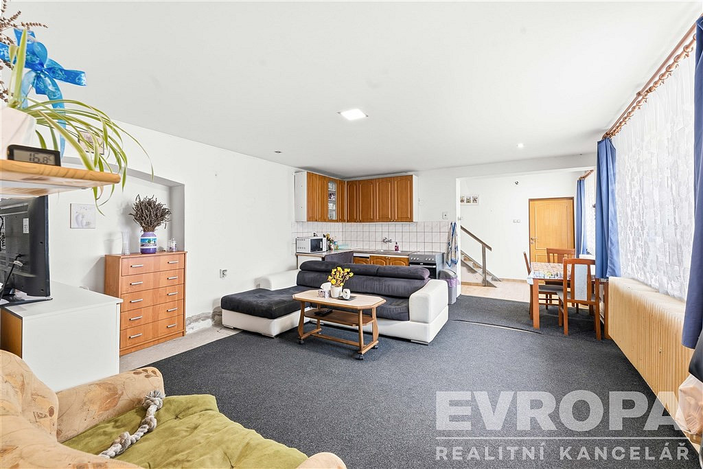 Prodej domu 188 m² s pozemkem 926 m² — photo 2