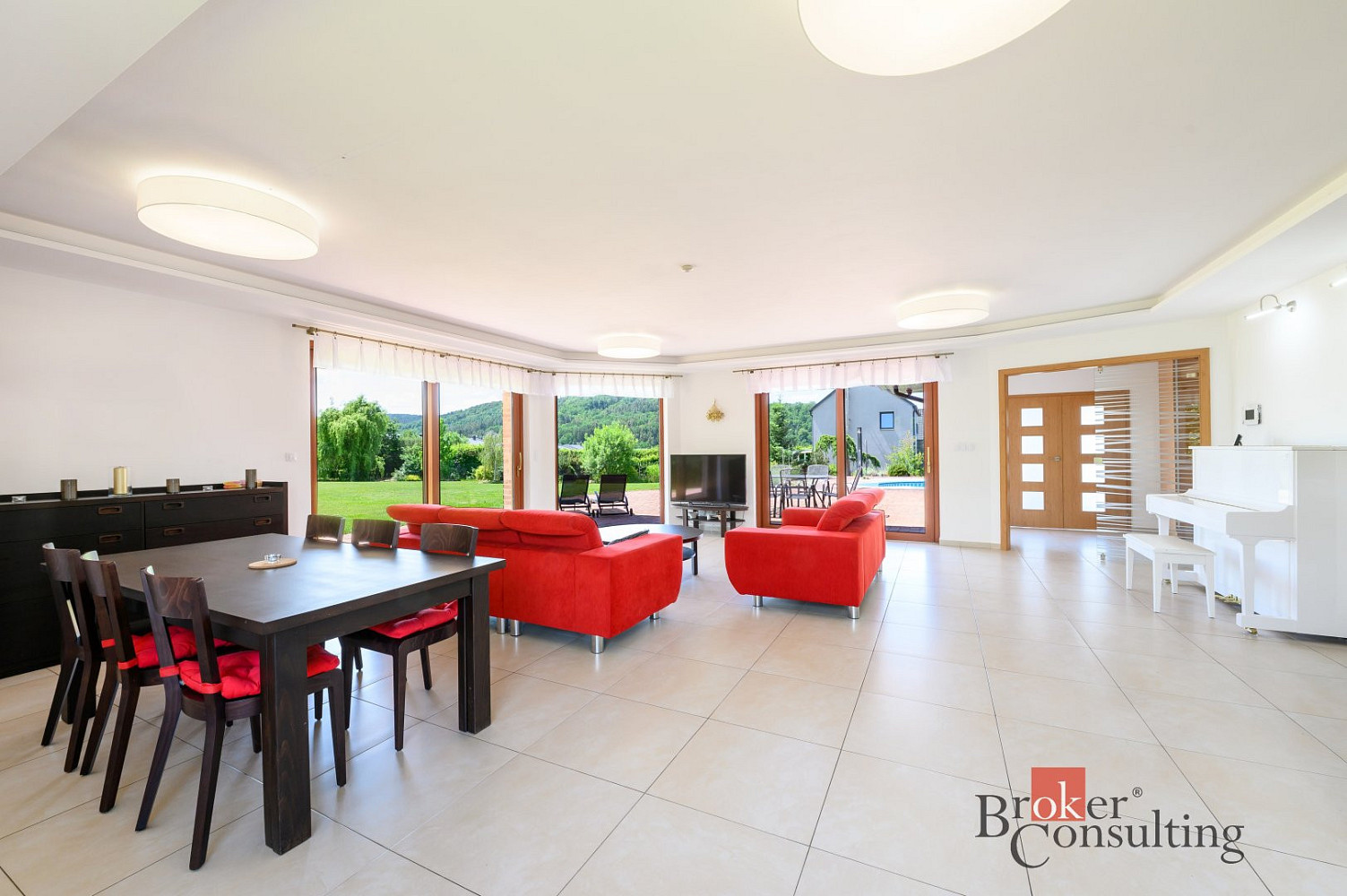 Prodej domu 372 m² s pozemkem 2 751 m² – fotografie 2