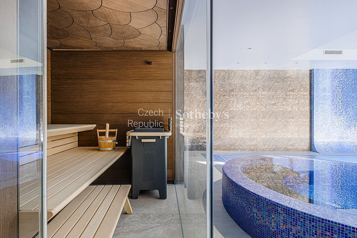 Prodej domu 1 088 m² s pozemkem 4 906 m² — photo 4