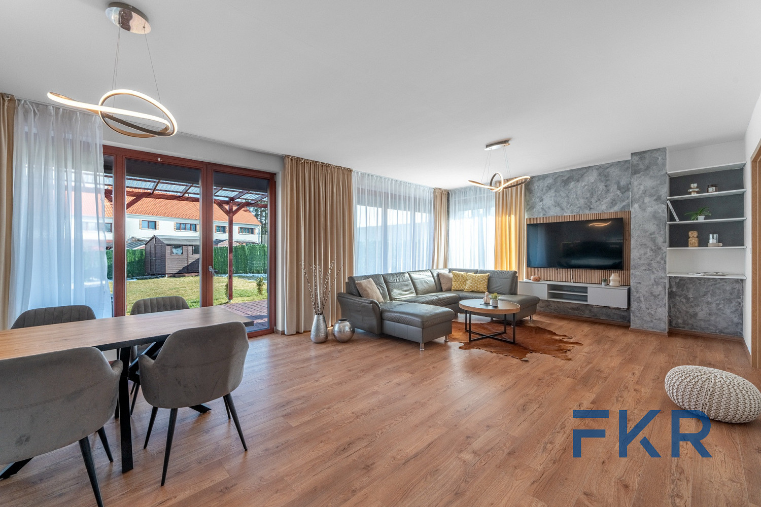 Prodej domu 143 m² s pozemkem 389 m² — photo 2