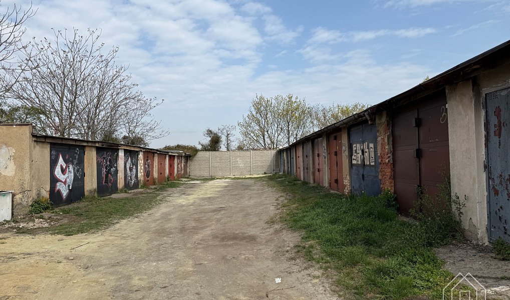 Prodej zděné garáže, 18 m2, Praha 10, ul. Křeslická, Praha – náhled fotky 3