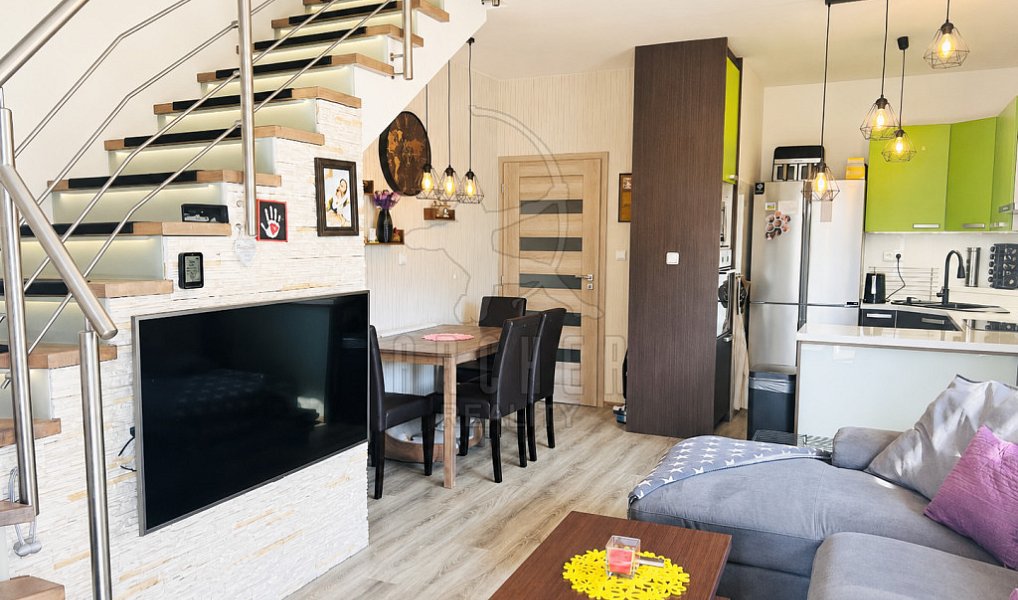 Prodej bytu 3+kk 365 m², Polerady – náhled fotky 7
