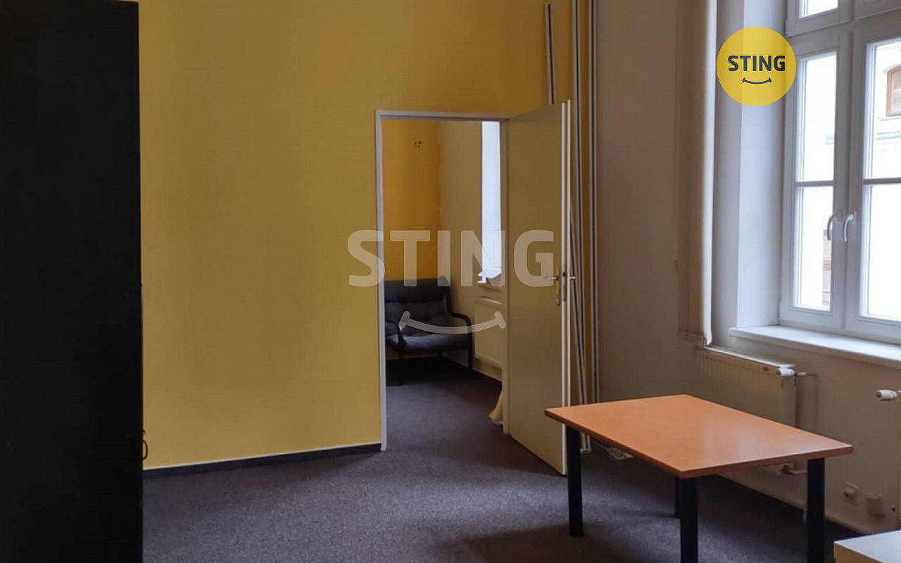 Pronájem sestavy dvou kanceláří 23m².