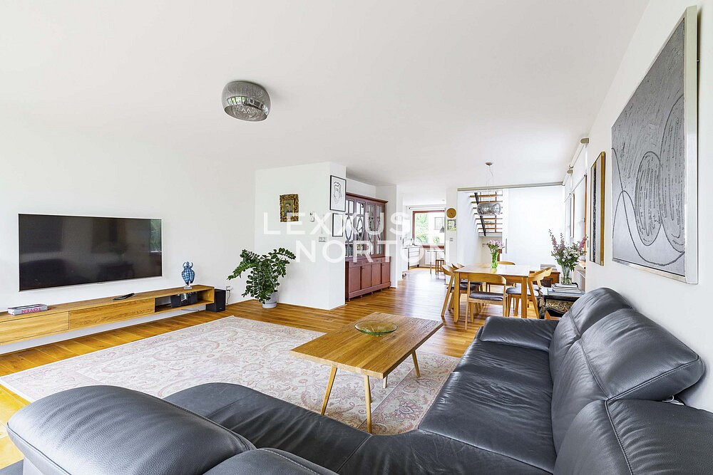 Prodej domu 278 m² s pozemkem 323 m²