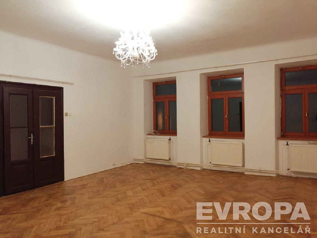 Prodej nájemního domu, činžáku 240 m² – fotografie 4