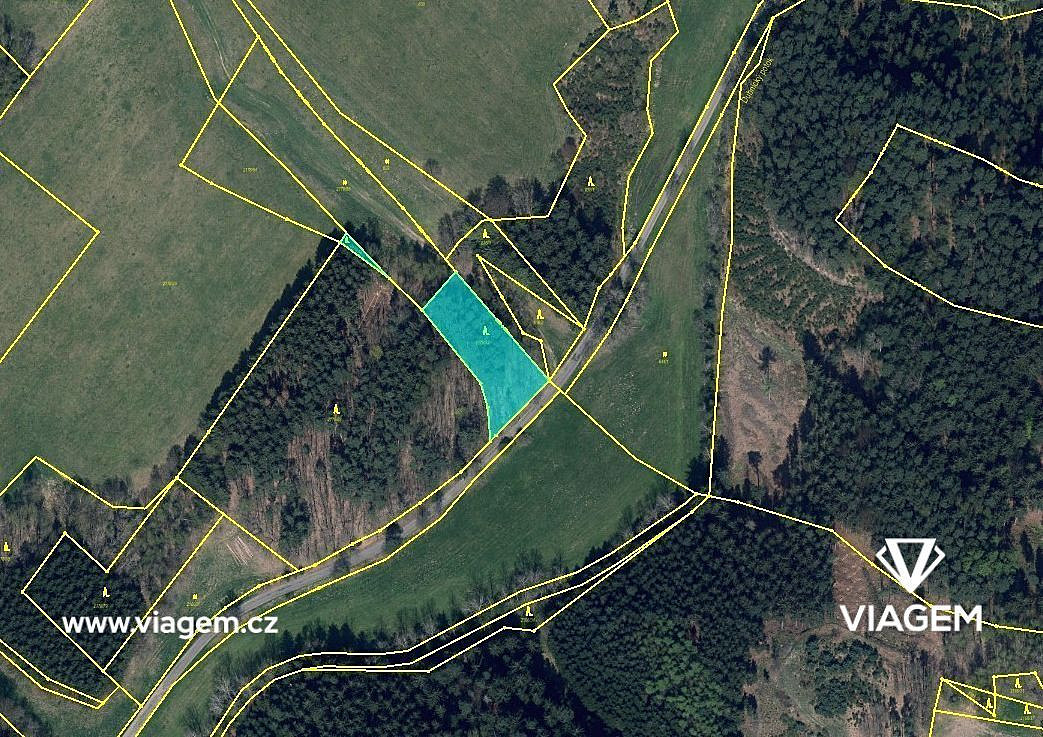 Les 2 115 m², Podíl 17 % o výměře 353 m² – pohled 3