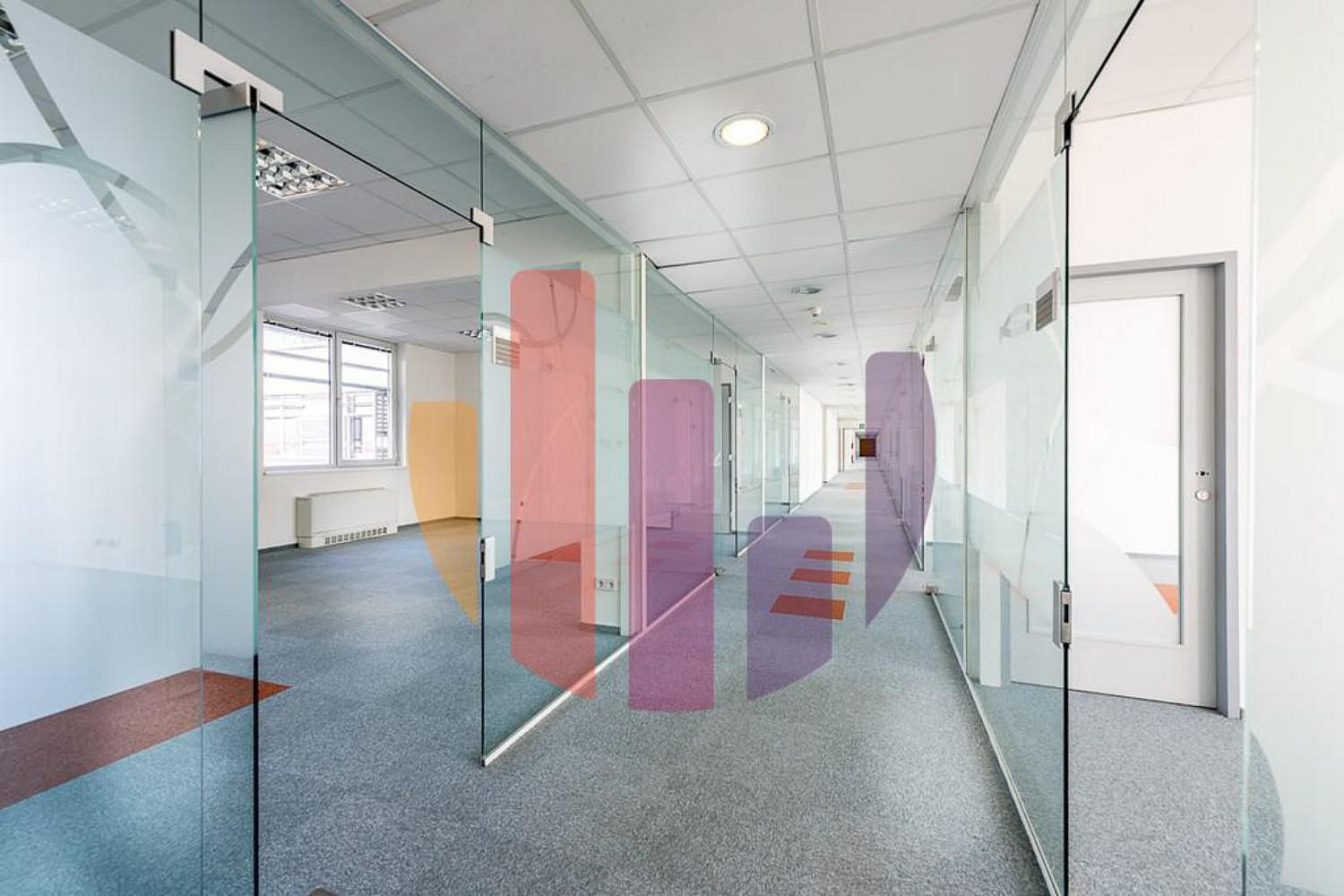 Pronájem kanceláře 756 m² — photo 4