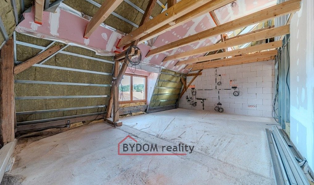 Prodej bytu 4+kk 125 m², Líšťany – náhled fotky 9