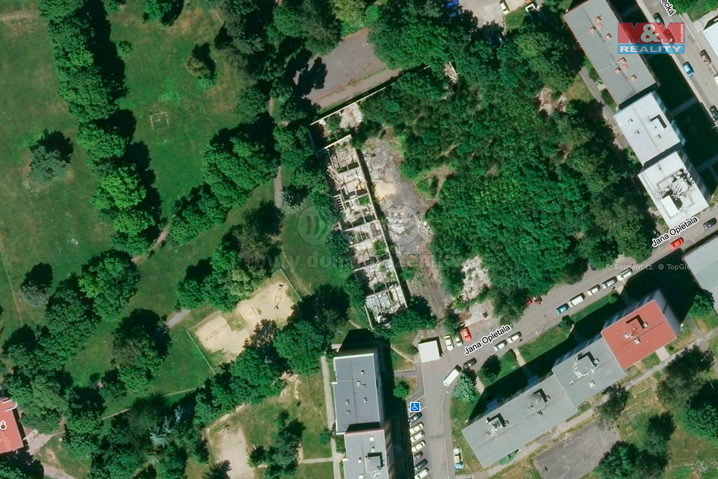 Prodej stavebního pozemku 686 m² – fotografie 2