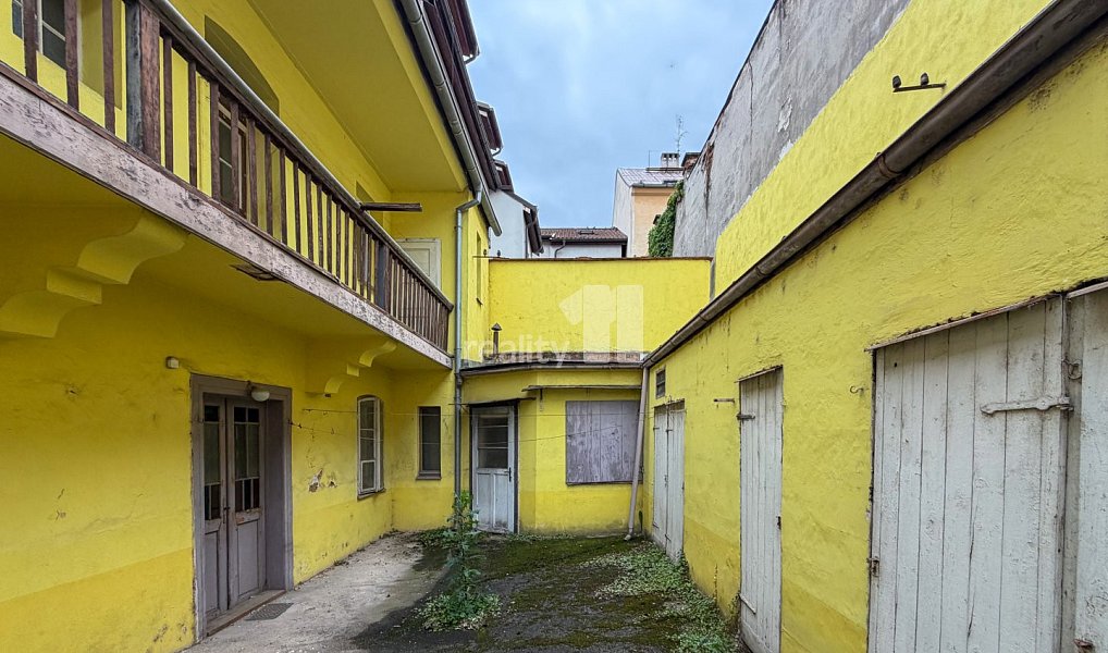 Prodej domu 200 m² s pozemkem 70 m², Plzeň – náhled fotky 3