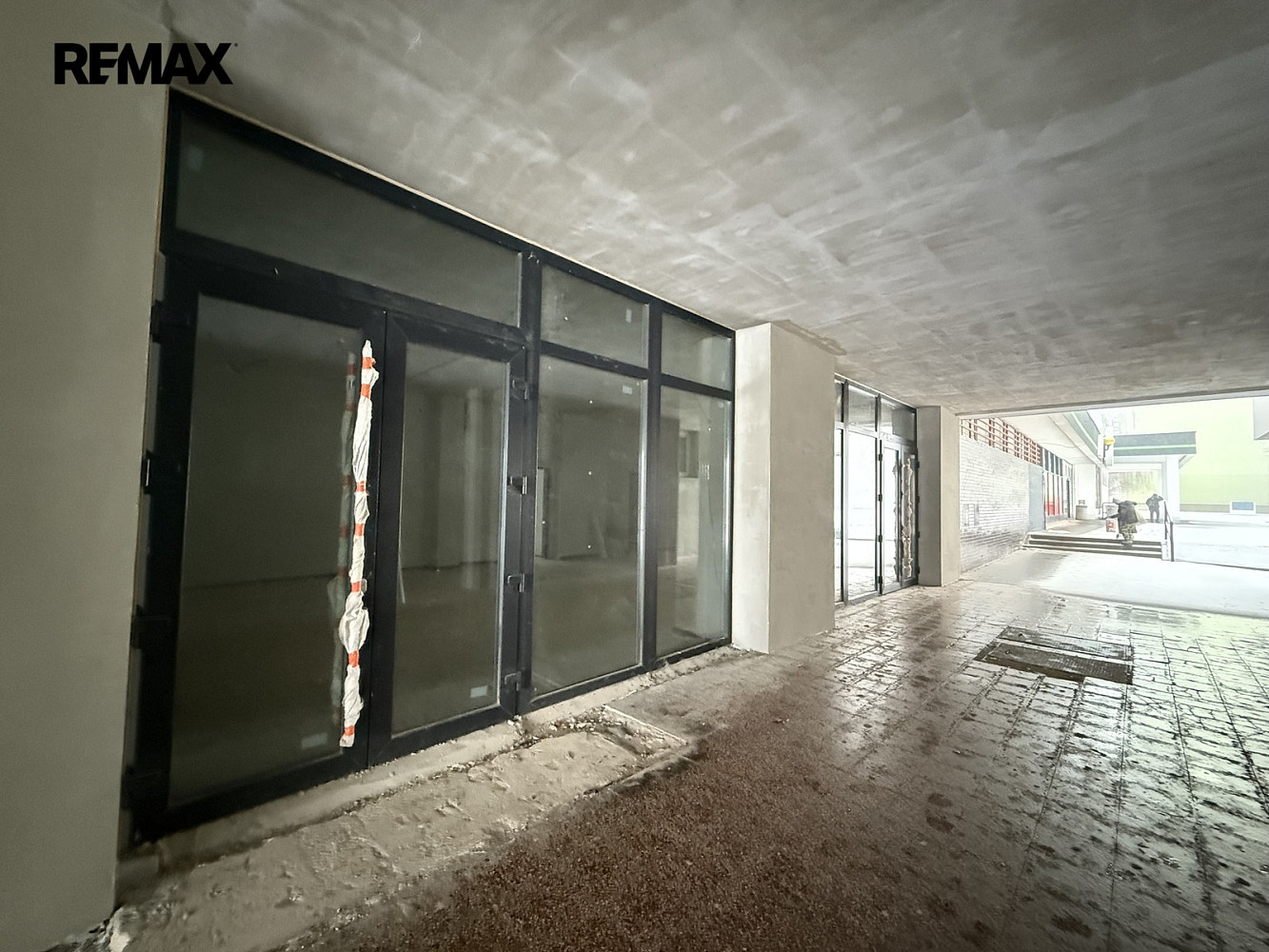 Pronájem obchodních prostor 85 m² – pohled 2