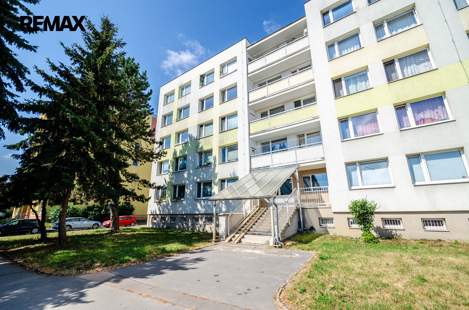 Pronájem bytu 2+kk 49 m² – pohled 3
