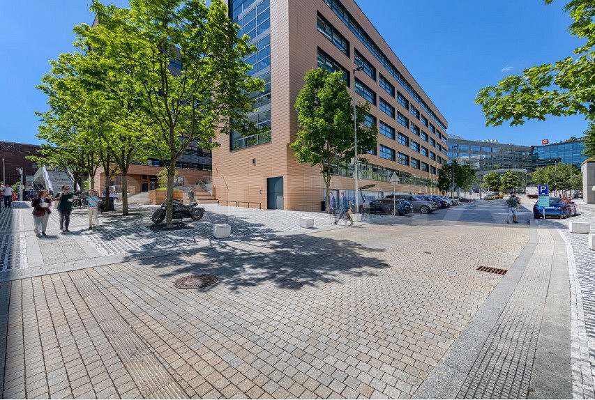 Pronájem kanceláře 1 019 m² – fotografie 2