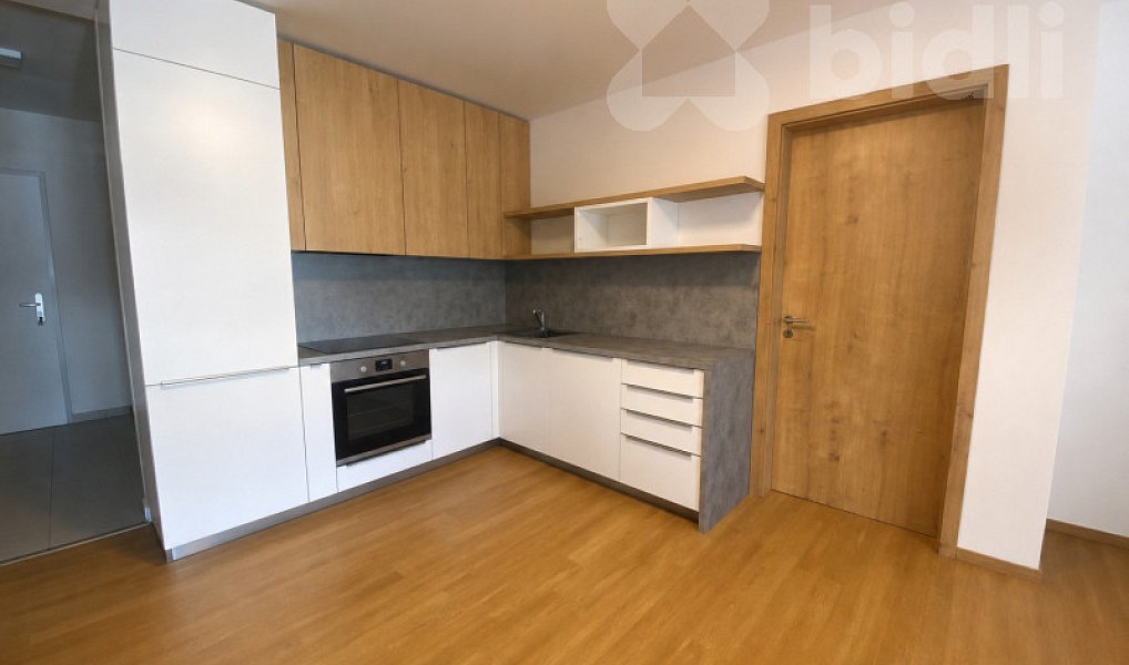 Pronájem bytu 3+kk 75 m², Zlín – náhled fotky 2