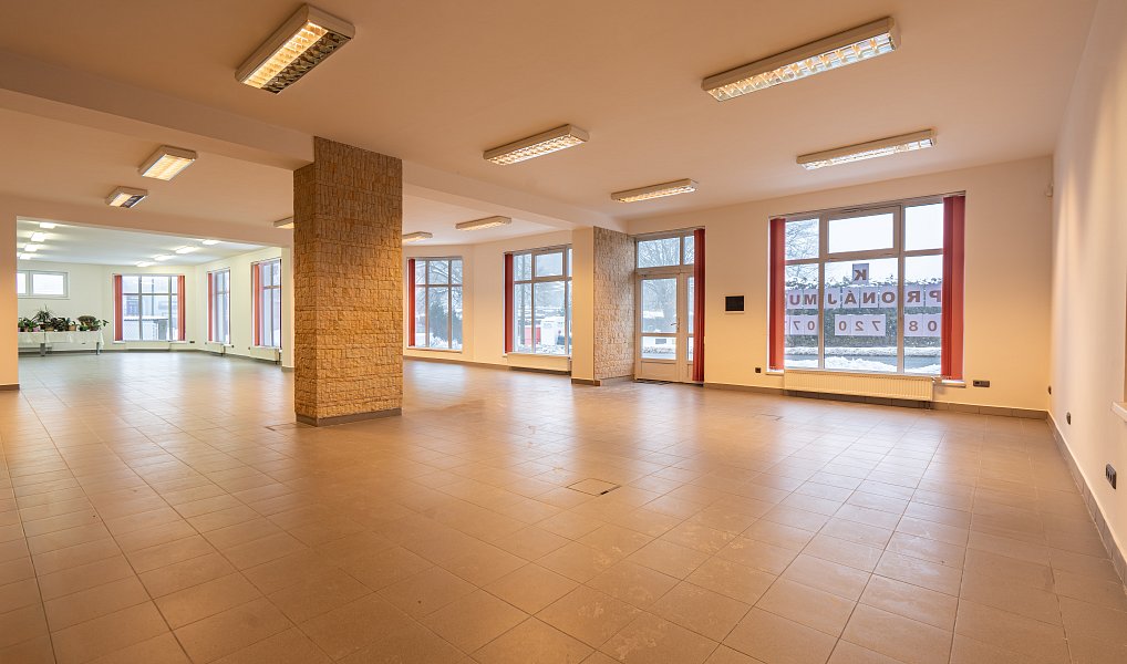 Pronájem obchodních prostor 299 m², Jičín – náhled fotky 11