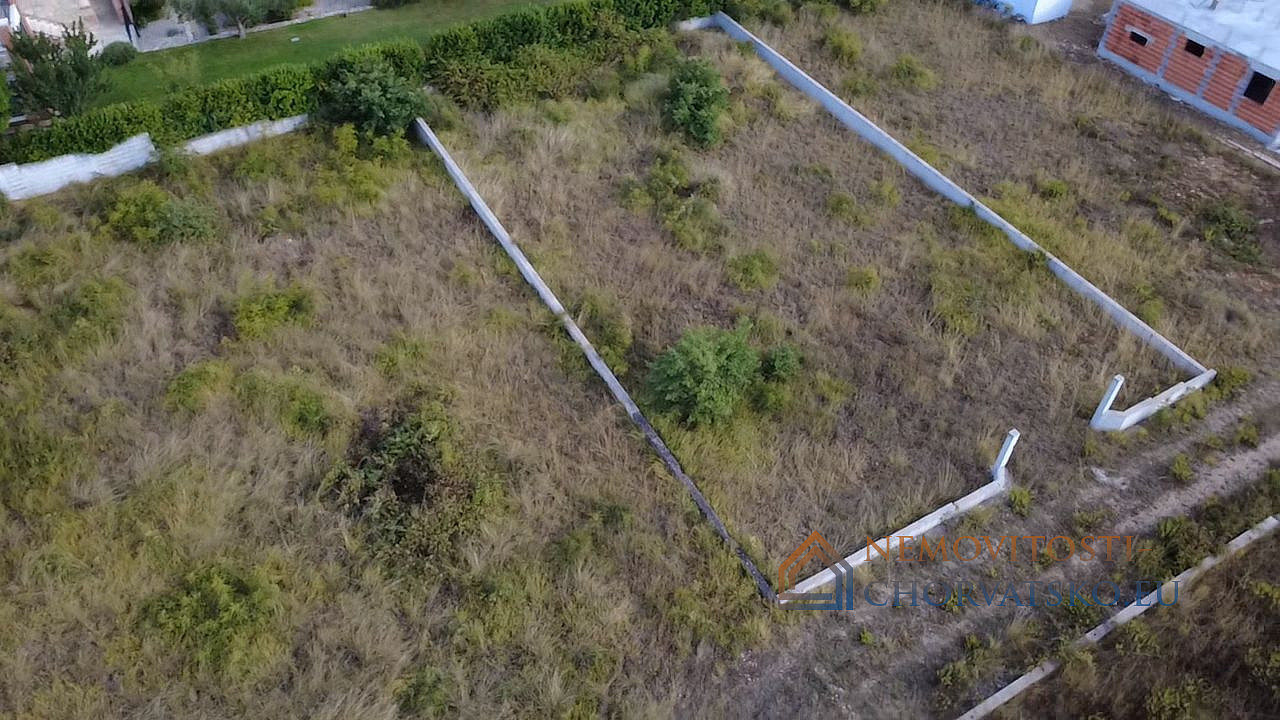 Prodej stavebního pozemku 640 m² – další