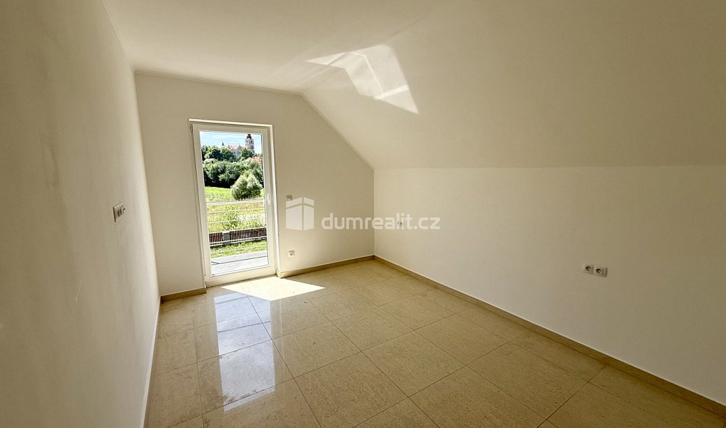 Prodej domu 190 m² s pozemkem 453 m², Velká Hleďsebe – náhled fotky 14