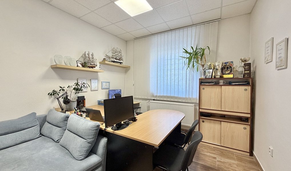 Prodej domu 466 m² s pozemkem 778 m², Chomutov – náhled fotky 24