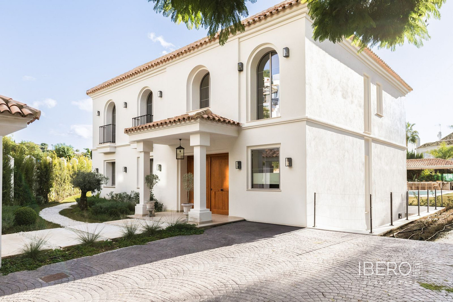 Prodej domu 521 m² s pozemkem 1 127 m² — photo 2