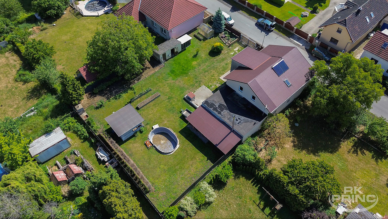 Prodej domu 240 m² s pozemkem 1 032 m² – fotografie 2