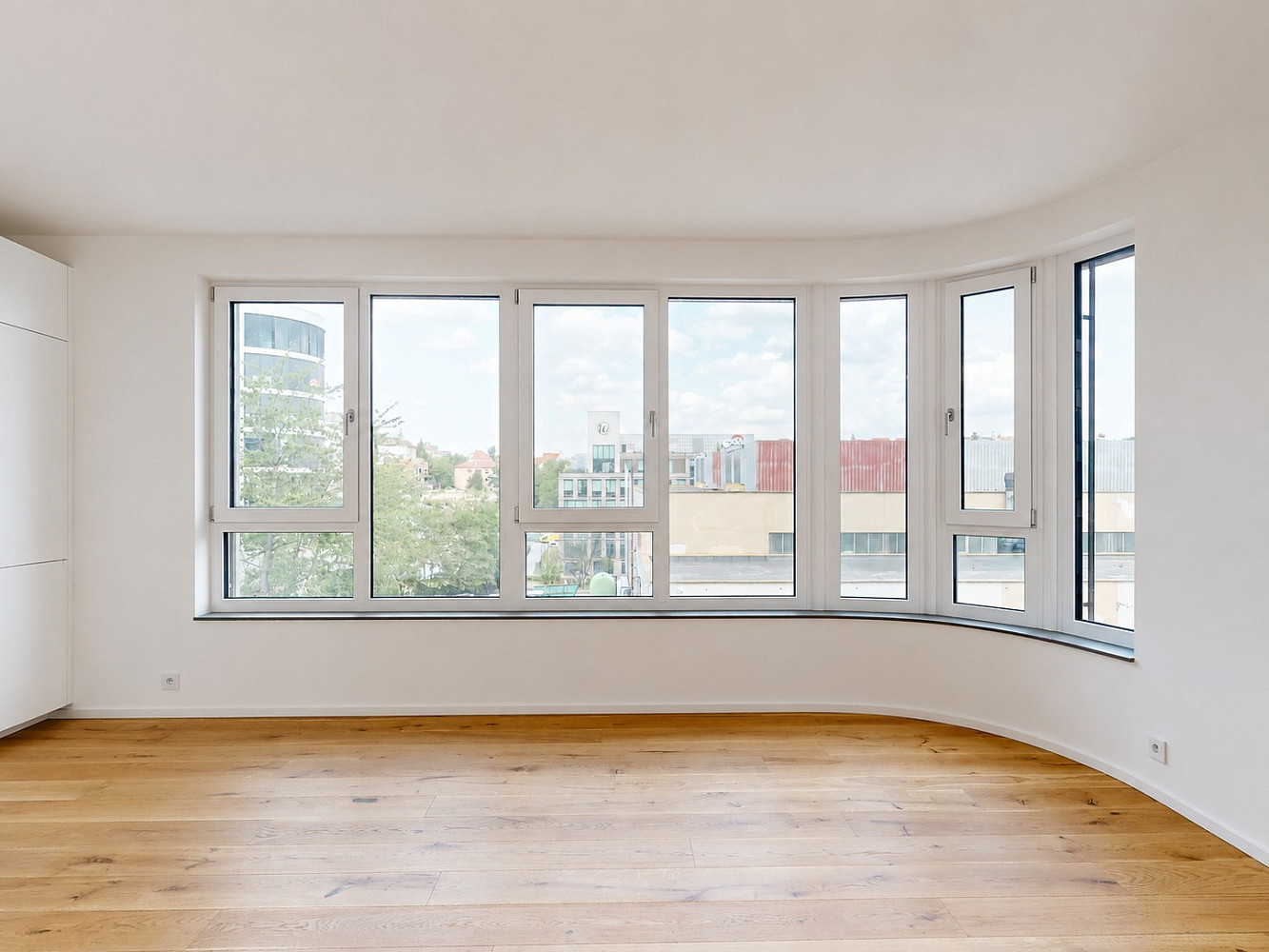 Pronájem bytu 1+kk 39 m² — photo 2