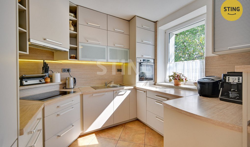 Prodej domu 250 m² s pozemkem 933 m², Velká Bíteš – náhled fotky 2