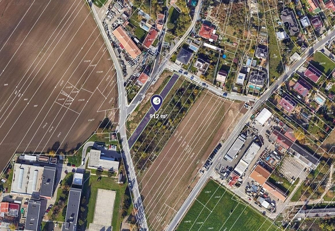 Prodej stavebního pozemku 912 m²