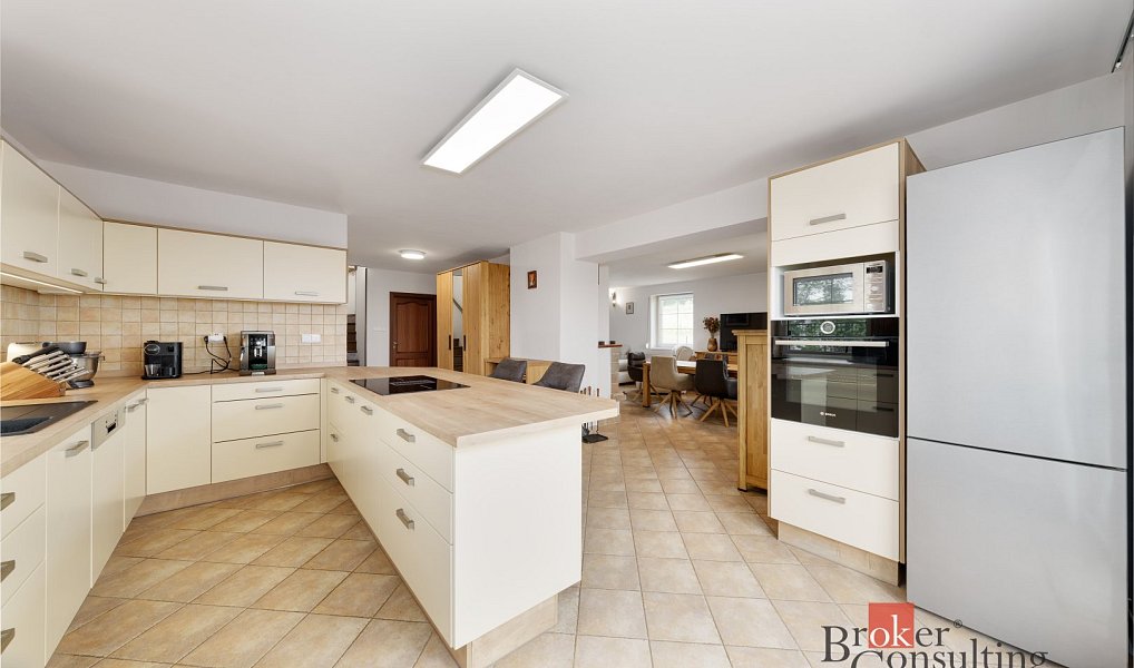 Prodej domu 239 m² s pozemkem 1 179 m², Nový Knín – náhled fotky 8