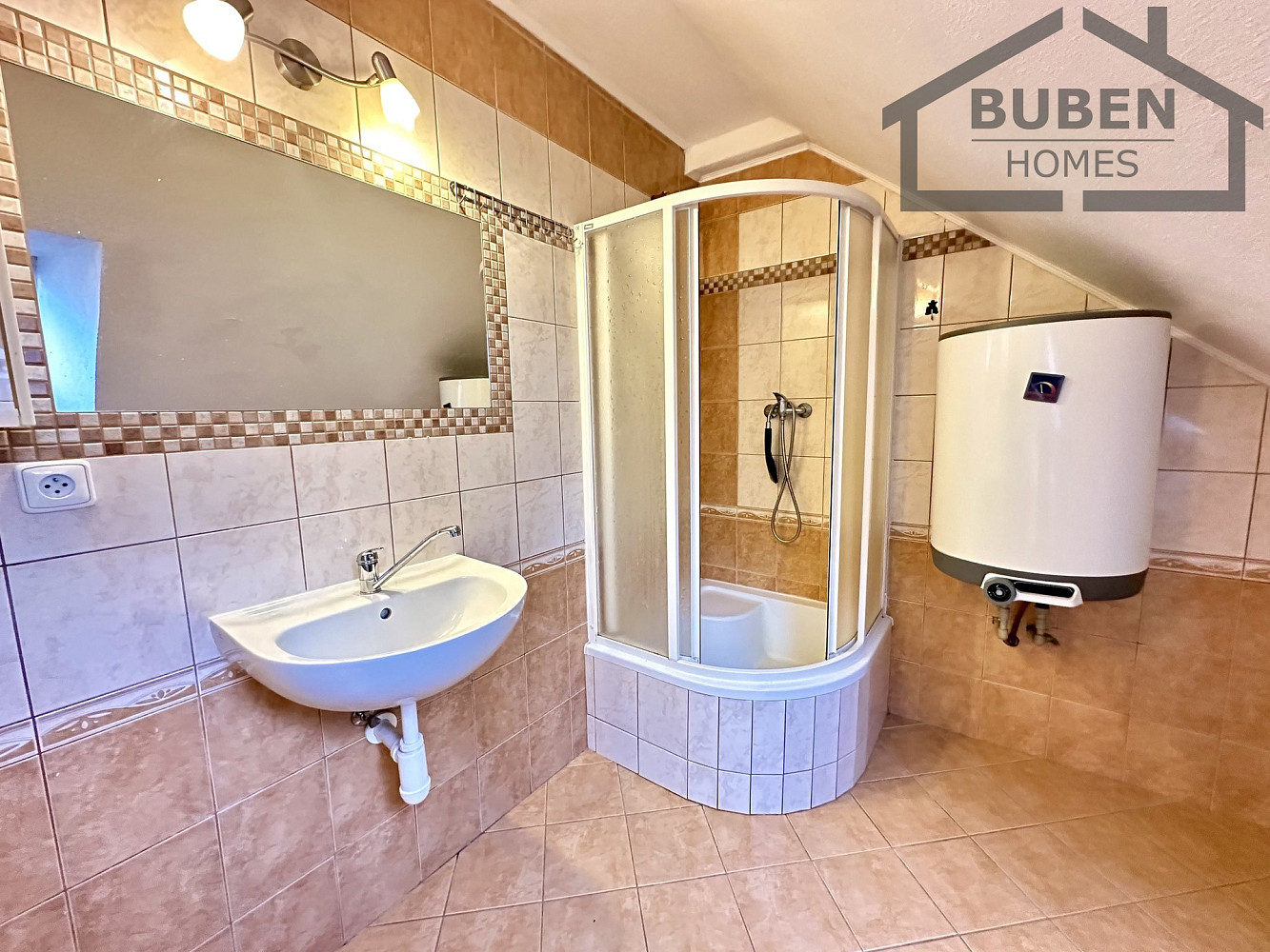 Pronájem bytu 2+kk 75 m² – fotografie 4