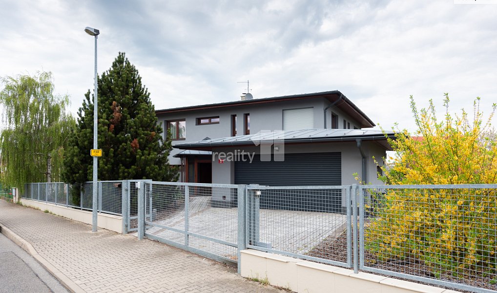 Prodej domu 432 m² s pozemkem 1 354 m², Praha – náhled fotky 3