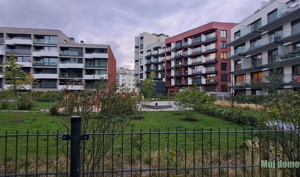 Pronájem bytu 2+kk 119 m², Praha – náhled fotky 9