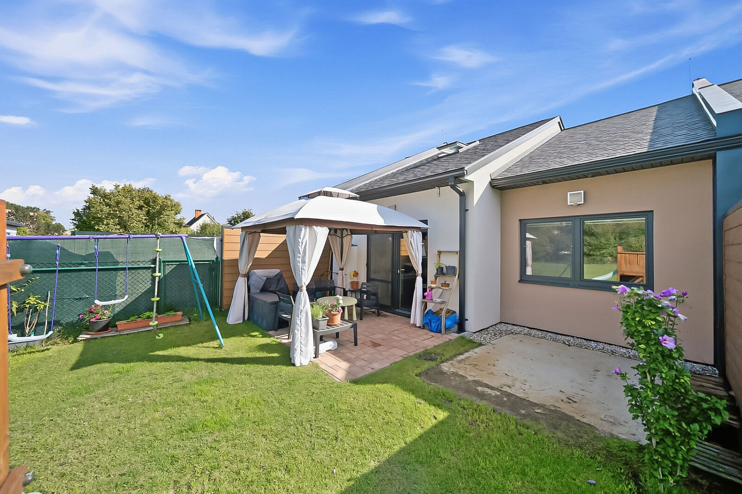 Prodej domu 127 m² s pozemkem 222 m² – fotografie 2