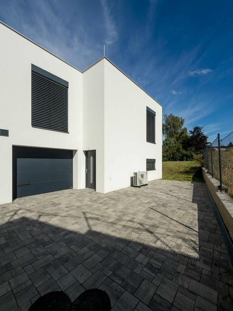 Prodej domu 174 m² s pozemkem 589 m² – fotografie 2