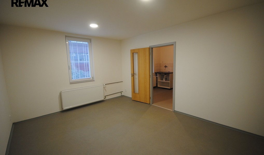Prodej ubytovacího objektu 226 m², Praha – náhled fotky 14