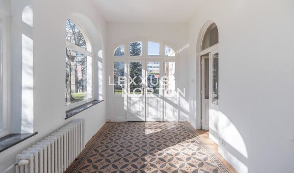 Pronájem domu 827 m² s pozemkem 8 510 m², Praha – náhled fotky 4