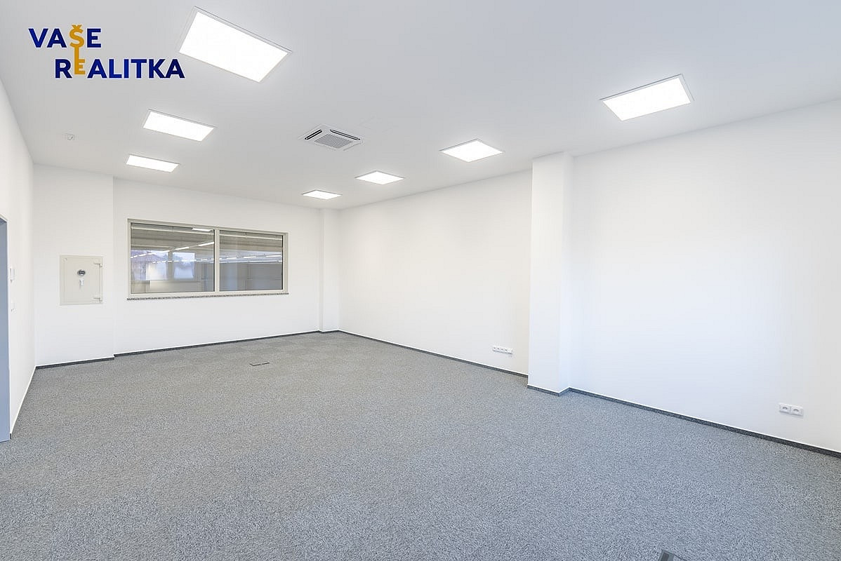 Pronájem výrobních prostor 1 637 m² – fotografie 4