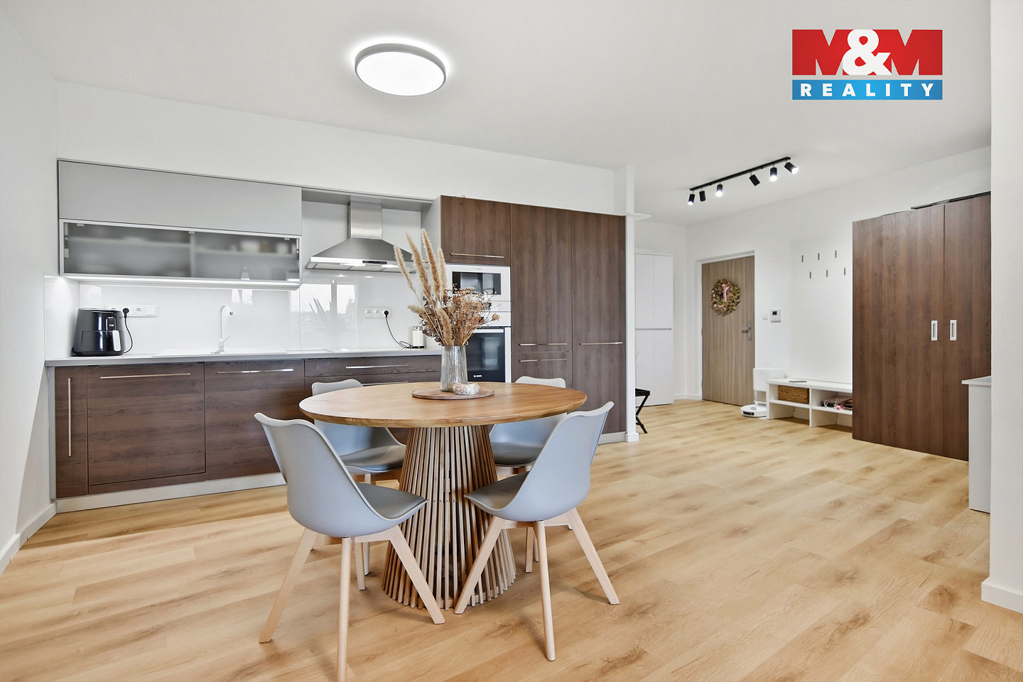 Pronájem bytu 2+kk 81 m² — photo 2