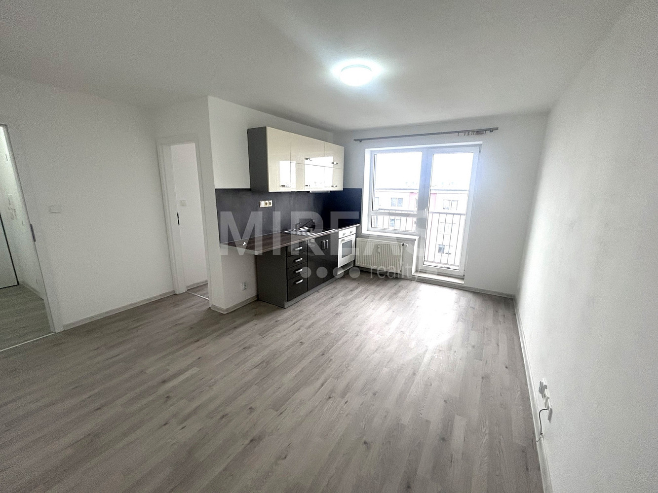 Pronájem bytu 2+kk 32 m² — photo 3