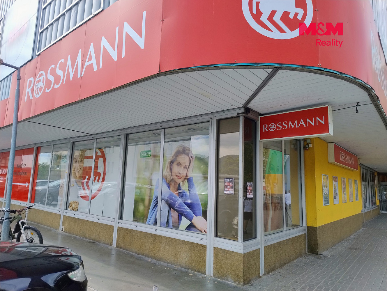 Pronájem obchodních prostor 304 m² – fotografie 2