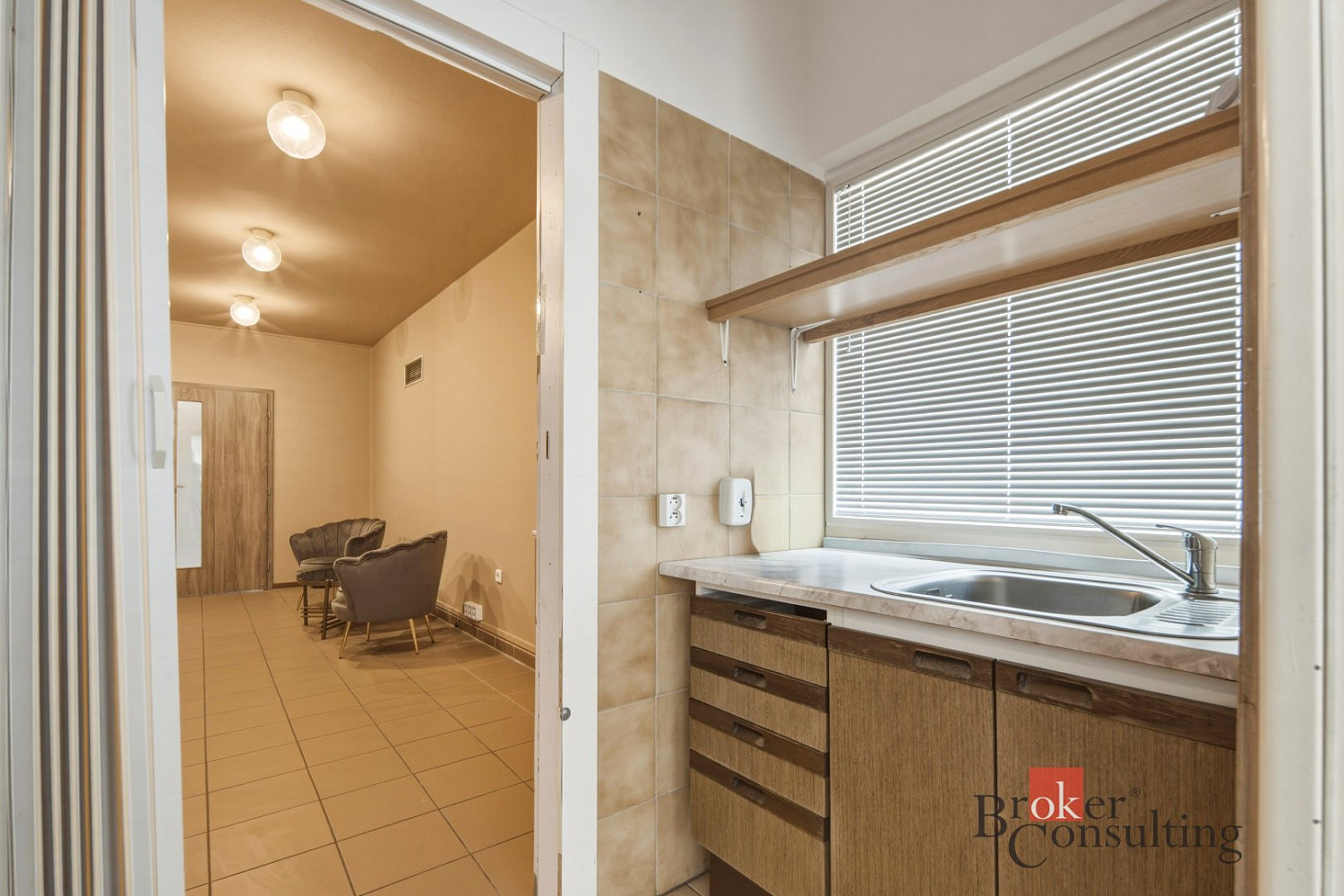 Pronájem obchodních prostor 37 m² – fotografie 5
