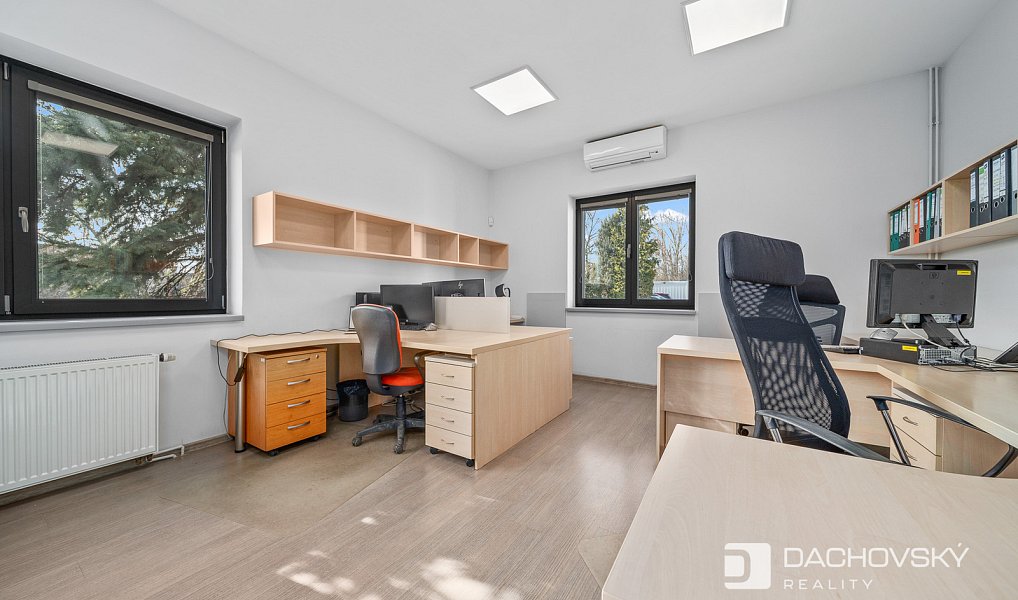 Prodej obchodních prostor 374 m², Pardubice – náhled fotky 28