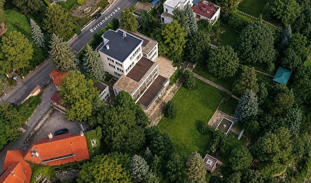 Pronájem domu 1 200 m² s pozemkem 3 532 m², Praha – náhled fotky 3