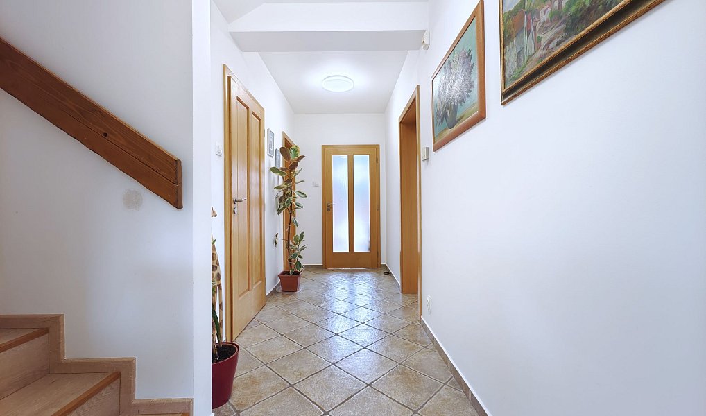 Prodej domu 224 m² s pozemkem 816 m², Nový Vestec – náhled fotky 31