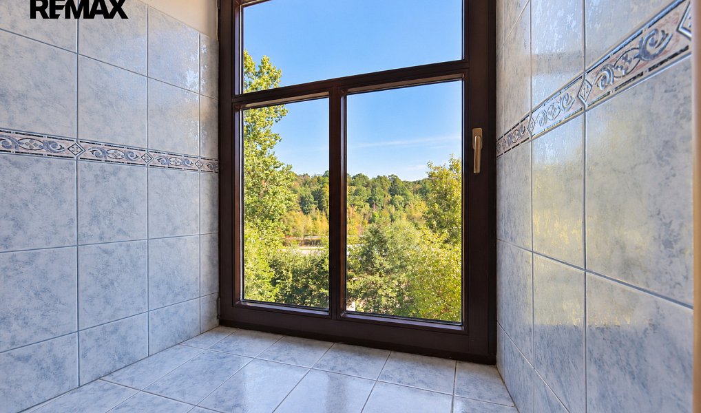 Prodej domu 200 m² s pozemkem 910 m², Kájov – náhled fotky 41