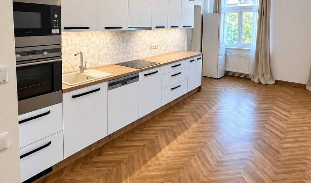 Pronájem bytu 2+kk 80 m², Praha – náhled fotky 2