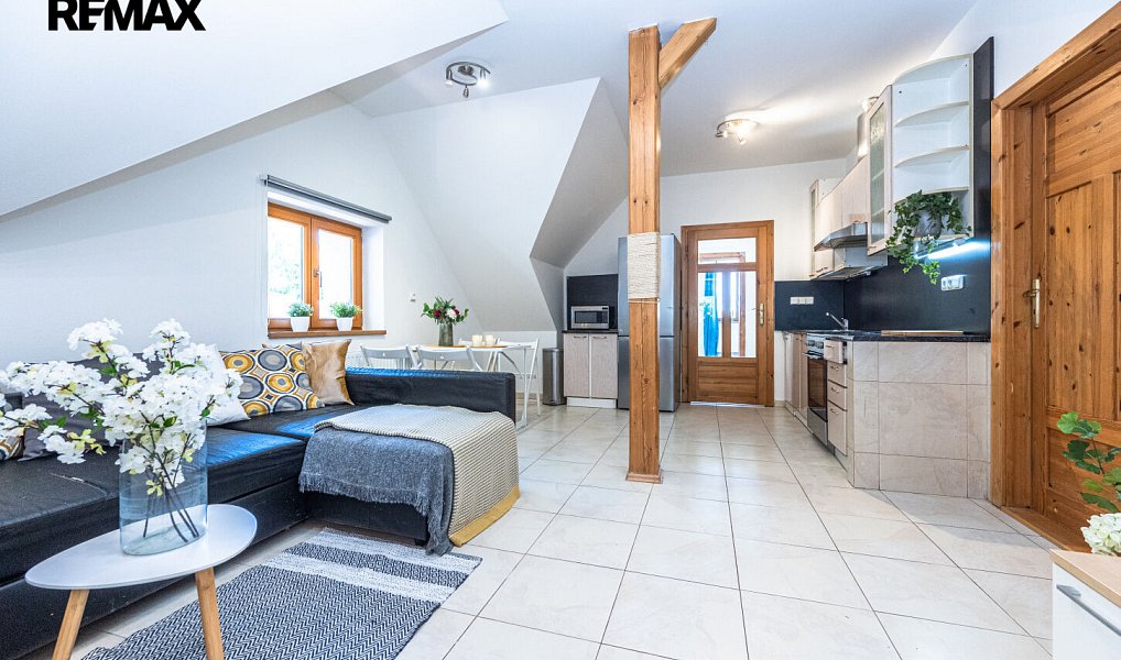 Prodej domu 213 m² s pozemkem 1 886 m², Mirošovice – náhled fotky 16