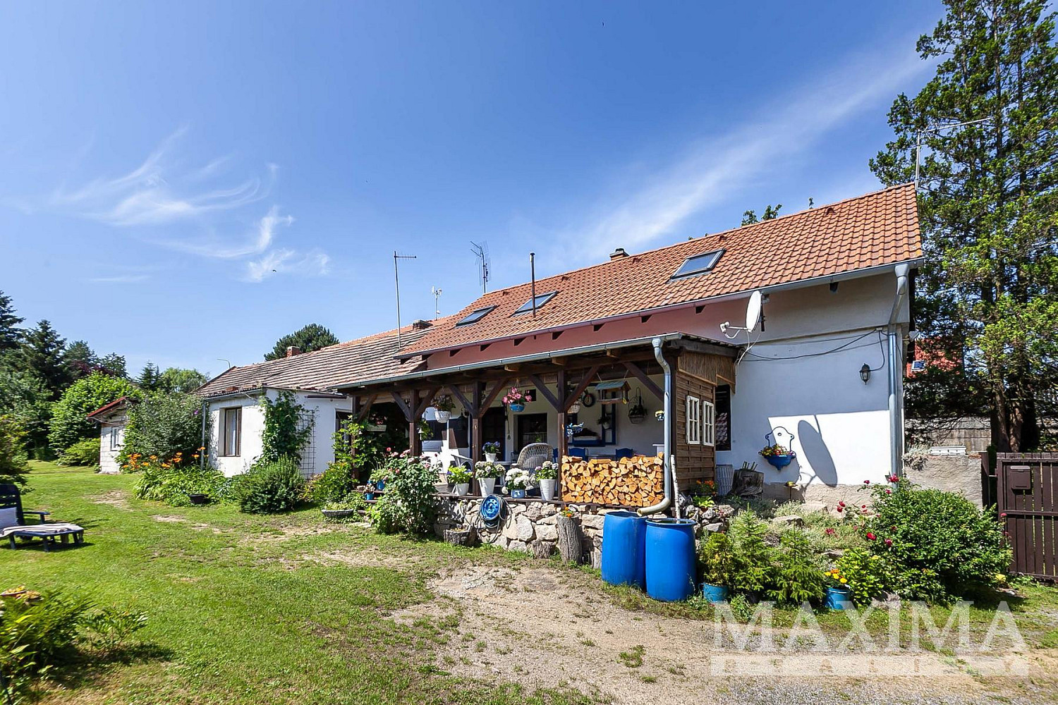 Prodej domu 250 m² s pozemkem 1 555 m²