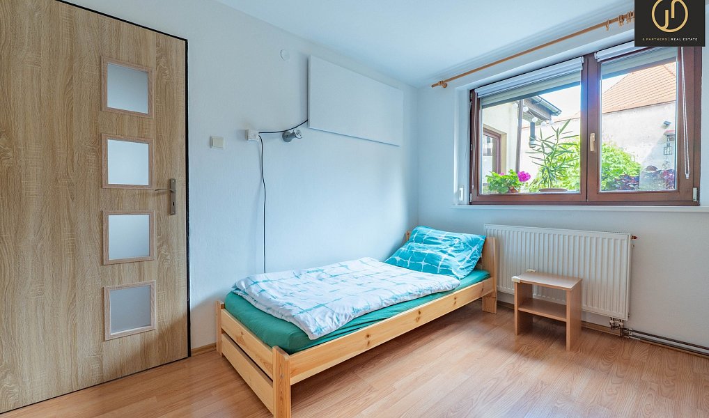 Prodej domu 216 m² s pozemkem 221 m², Hostouň – náhled fotky 8