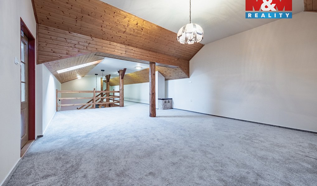 Prodej domu 370 m² s pozemkem 648 m², Mochov – náhled fotky 20